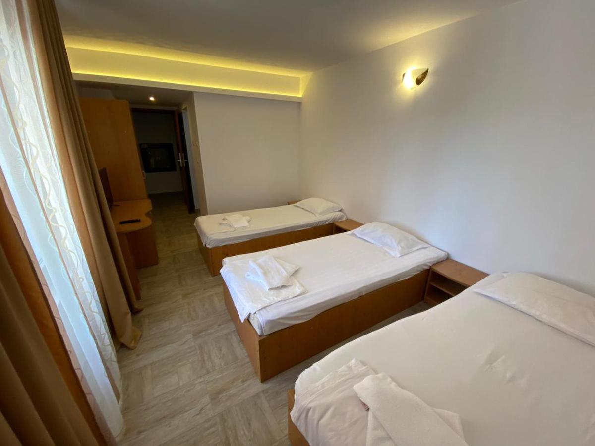 Hotel Gorj Targu Jiu Ngoại thất bức ảnh